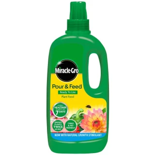 Miracle-Gro Pour & Feed Ready To Use Plant Food 1L 1 Miracle-Gro Pour & Feed Ready To Use Plant Food 1L