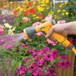 B&M Hozelock Watering Spray Gun Starter Set 2 B&M Hozelock Watering Spray Gun Starter Set - Image 2